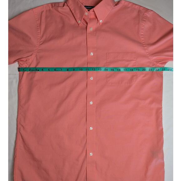 Croft&Barrow Men's Short Sleeved Dress Shirt. Neck Size 15.5-16 (M). Pre-Owned. - Picture 3 of 9